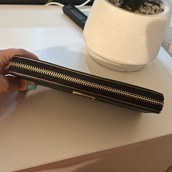 GOLD RIM MICHAEL KORS WALLET - Picture 3 of 4